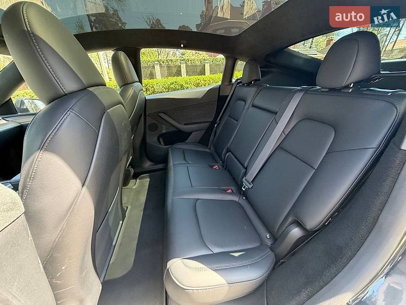 Позашляховик / Кросовер Tesla Model Y 2024 в Києві
