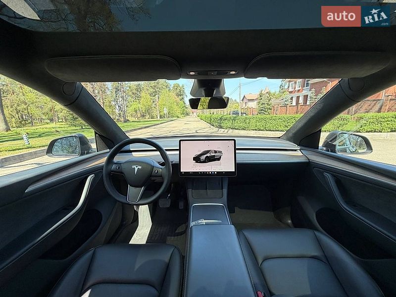 Позашляховик / Кросовер Tesla Model Y 2024 в Києві