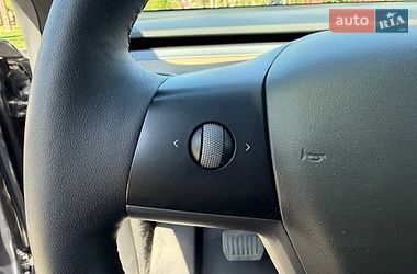 Позашляховик / Кросовер Tesla Model Y 2024 в Києві