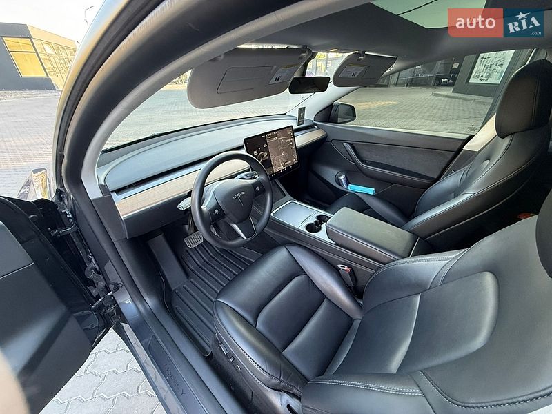 Внедорожник / Кроссовер Tesla Model Y 2021 в Львове