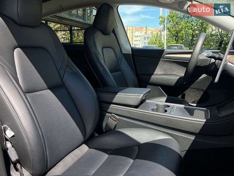 Позашляховик / Кросовер Tesla Model Y 2023 в Івано-Франківську