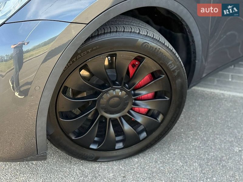 Позашляховик / Кросовер Tesla Model Y 2020 в Києві