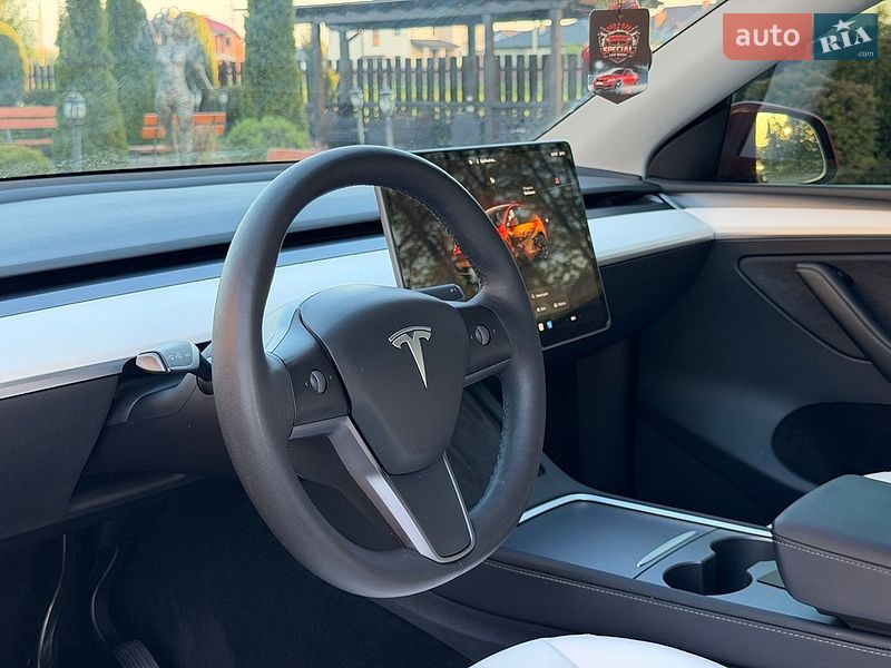 Внедорожник / Кроссовер Tesla Model Y 2023 в Стрые