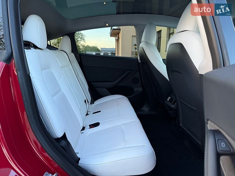 Внедорожник / Кроссовер Tesla Model Y 2023 в Стрые