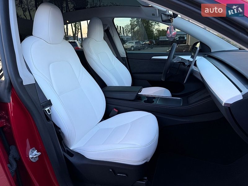 Внедорожник / Кроссовер Tesla Model Y 2023 в Стрые