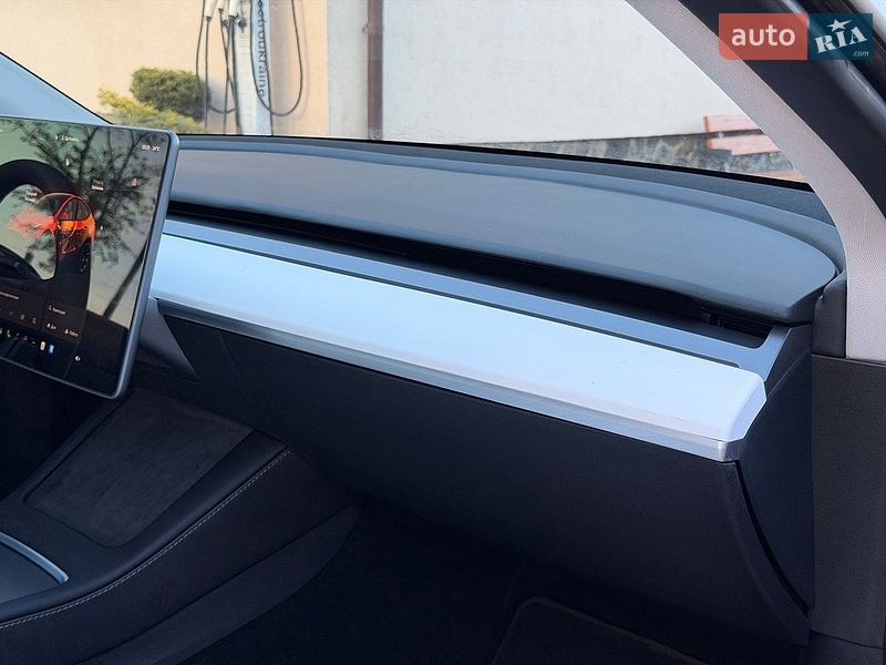 Внедорожник / Кроссовер Tesla Model Y 2023 в Стрые