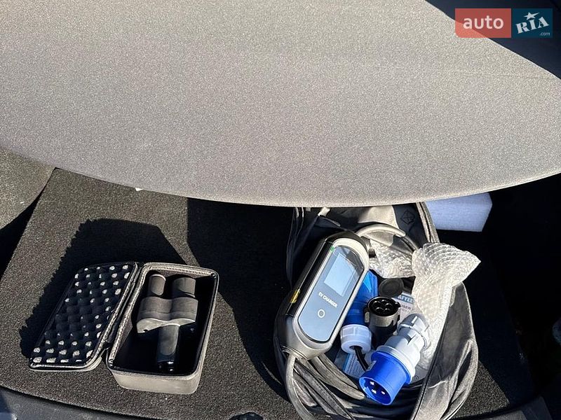Позашляховик / Кросовер Tesla Model Y 2023 в Києві