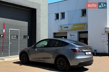 Внедорожник / Кроссовер Tesla Model Y 2024 в Киеве