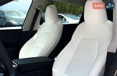 Внедорожник / Кроссовер Tesla Model Y 2024 в Киеве