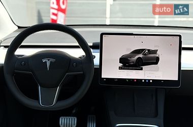 Внедорожник / Кроссовер Tesla Model Y 2024 в Киеве