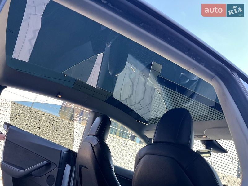 Позашляховик / Кросовер Tesla Model Y 2021 в Луцьку