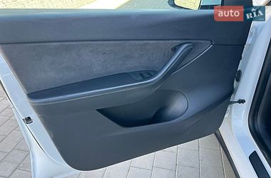 Позашляховик / Кросовер Tesla Model Y 2021 в Луцьку