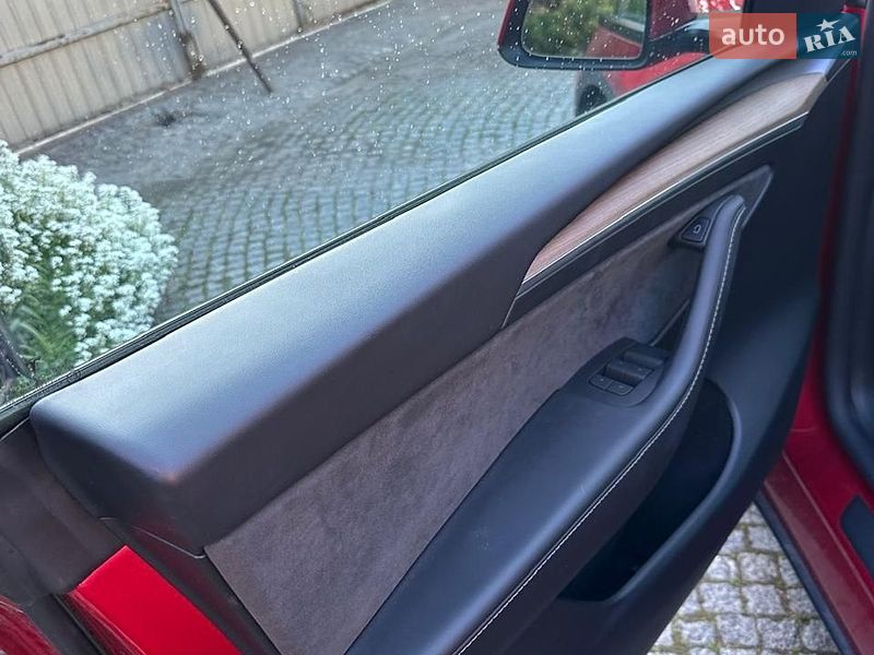 Внедорожник / Кроссовер Tesla Model Y 2023 в Харькове