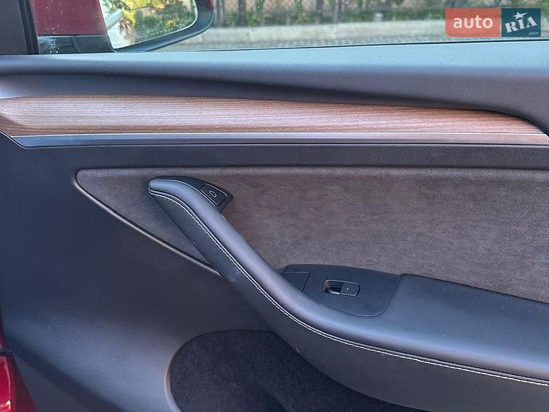 Позашляховик / Кросовер Tesla Model Y 2023 в Харкові