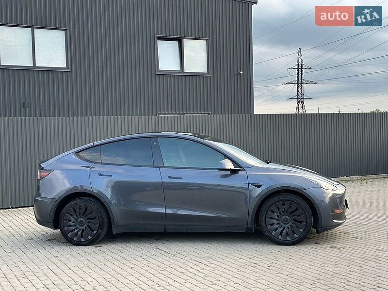 Внедорожник / Кроссовер Tesla Model Y 2023 в Ужгороде