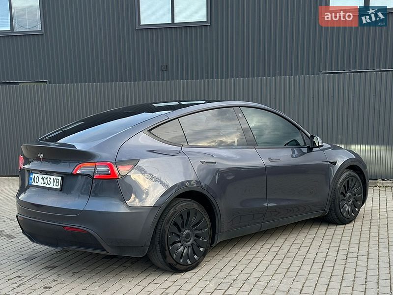 Внедорожник / Кроссовер Tesla Model Y 2023 в Ужгороде