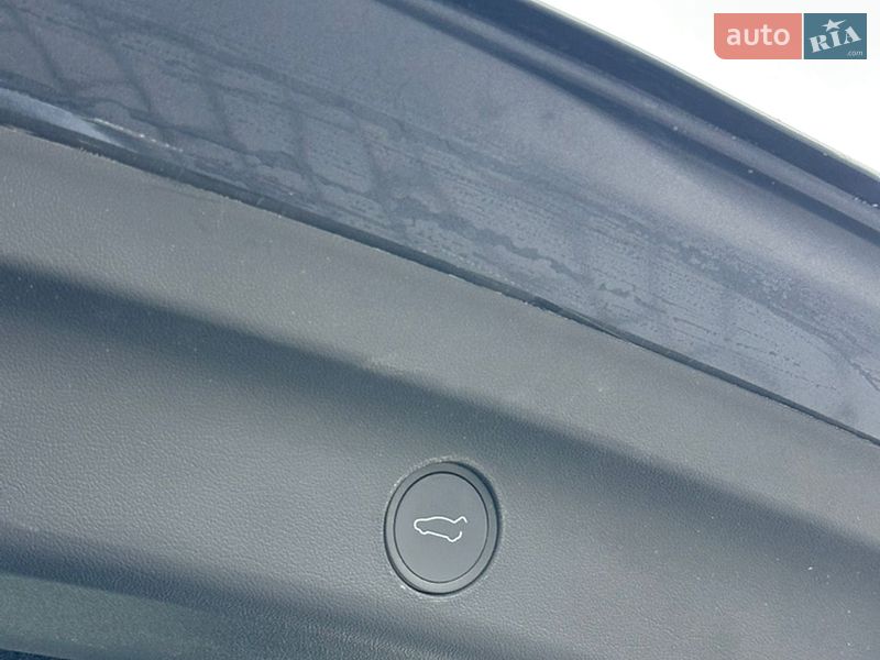 Внедорожник / Кроссовер Tesla Model Y 2023 в Ужгороде