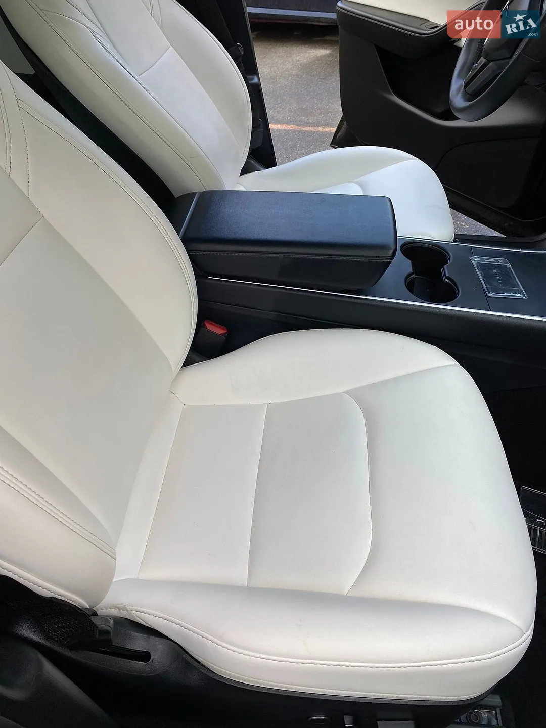 2020 Tesla Model Y - мініатюра 9