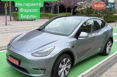 Позашляховик / Кросовер Tesla Model Y 2024 в Києві