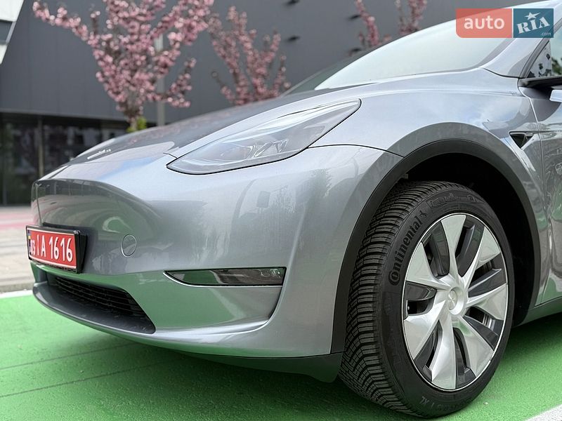 Позашляховик / Кросовер Tesla Model Y 2024 в Києві