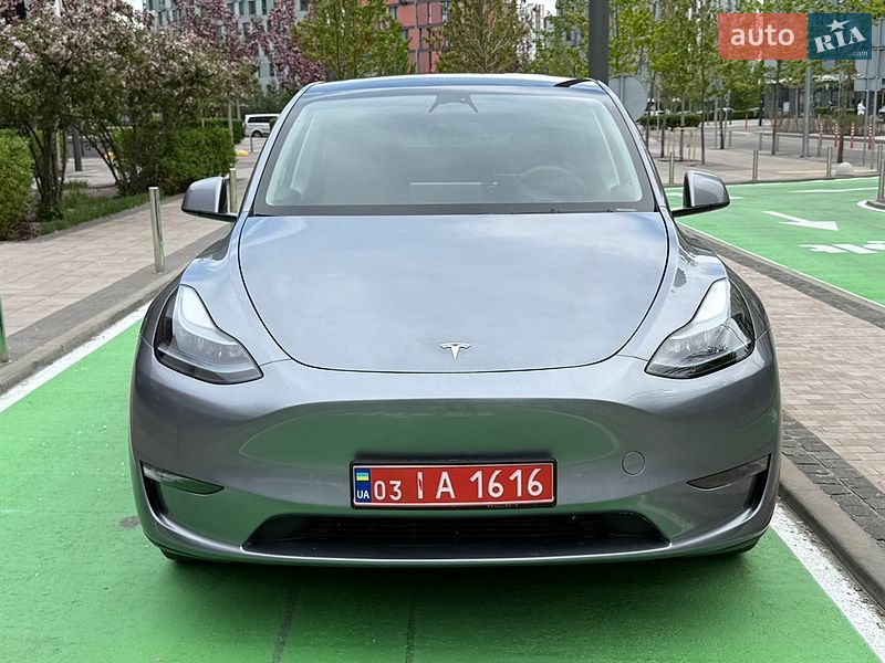 Позашляховик / Кросовер Tesla Model Y 2024 в Києві