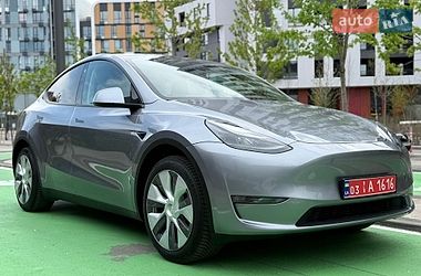 Позашляховик / Кросовер Tesla Model Y 2024 в Києві