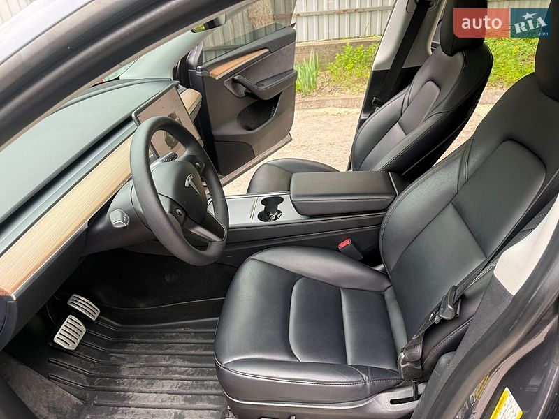 Внедорожник / Кроссовер Tesla Model Y 2022 в Киеве