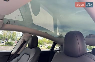 Внедорожник / Кроссовер Tesla Model Y 2021 в Киеве