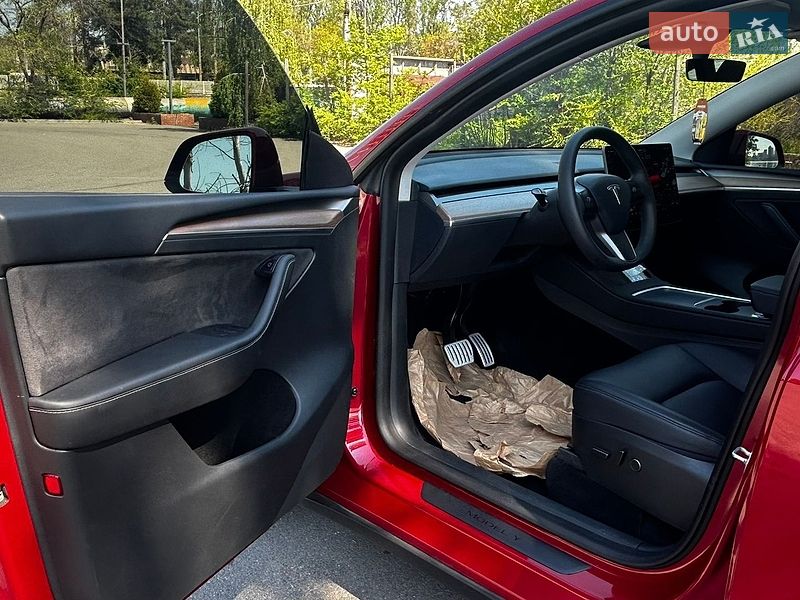 Внедорожник / Кроссовер Tesla Model Y 2023 в Днепре