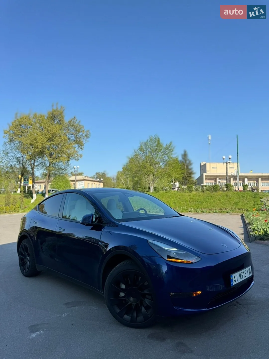 2025 Tesla Model Y - мініатюра 16