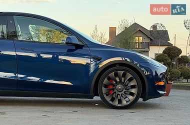 Внедорожник / Кроссовер Tesla Model Y 2024 в Стрые