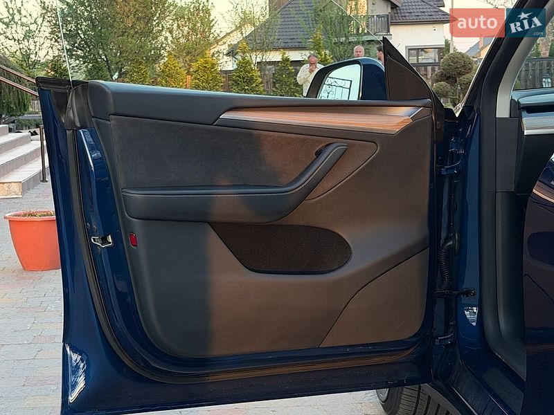 Внедорожник / Кроссовер Tesla Model Y 2024 в Стрые