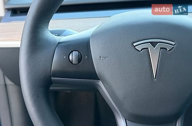 Внедорожник / Кроссовер Tesla Model Y 2024 в Стрые