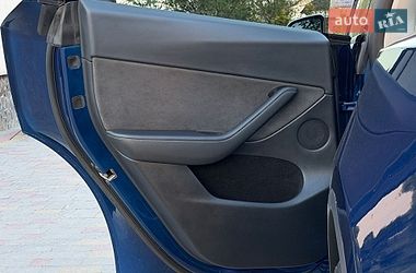 Внедорожник / Кроссовер Tesla Model Y 2024 в Стрые