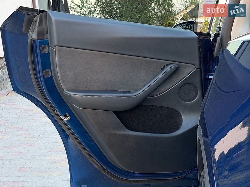 Внедорожник / Кроссовер Tesla Model Y 2024 в Стрые