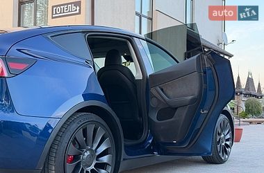 Внедорожник / Кроссовер Tesla Model Y 2024 в Стрые