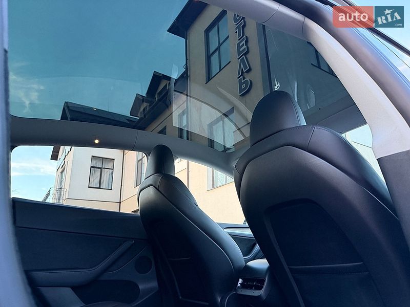 Внедорожник / Кроссовер Tesla Model Y 2024 в Стрые