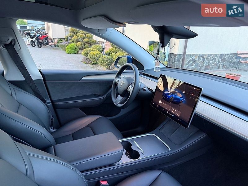 Внедорожник / Кроссовер Tesla Model Y 2024 в Стрые