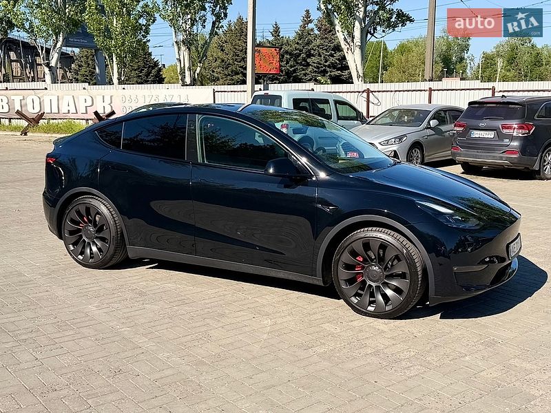 Внедорожник / Кроссовер Tesla Model Y 2024 в Днепре