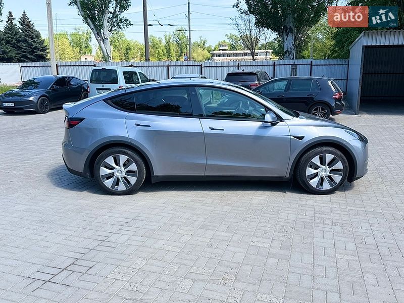 Внедорожник / Кроссовер Tesla Model Y 2023 в Днепре