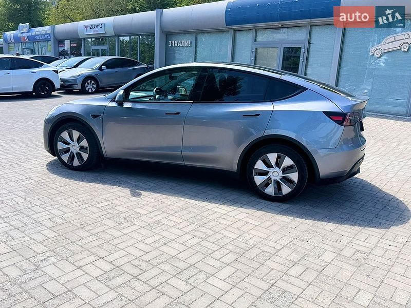Внедорожник / Кроссовер Tesla Model Y 2023 в Днепре