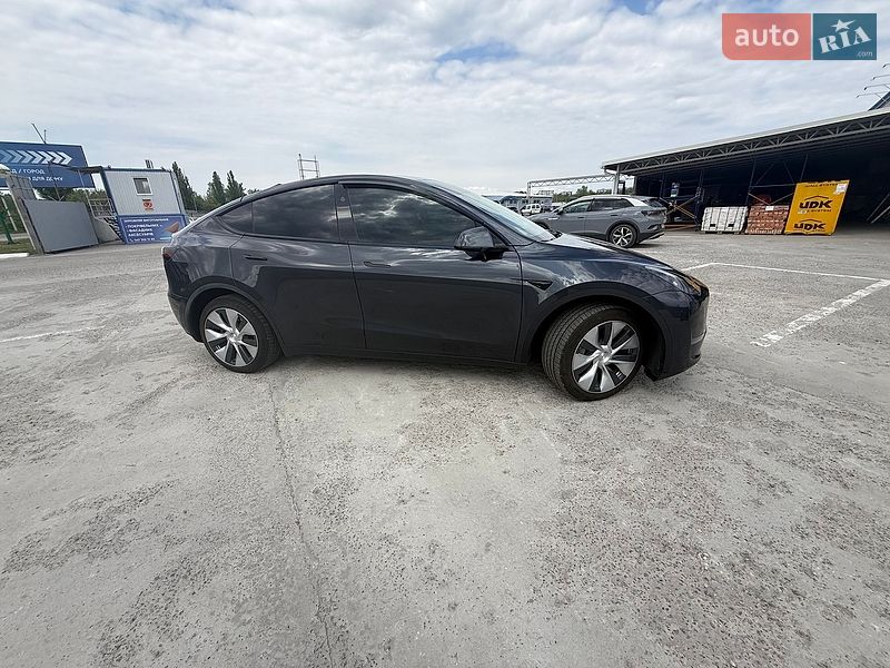 Внедорожник / Кроссовер Tesla Model Y 2024 в Кременчуге