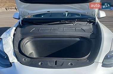 Внедорожник / Кроссовер Tesla Model Y 2024 в Ровно