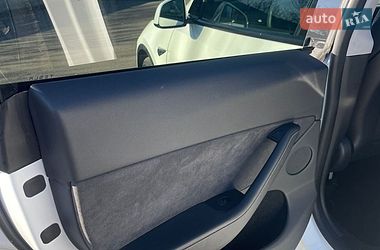 Внедорожник / Кроссовер Tesla Model Y 2024 в Ровно