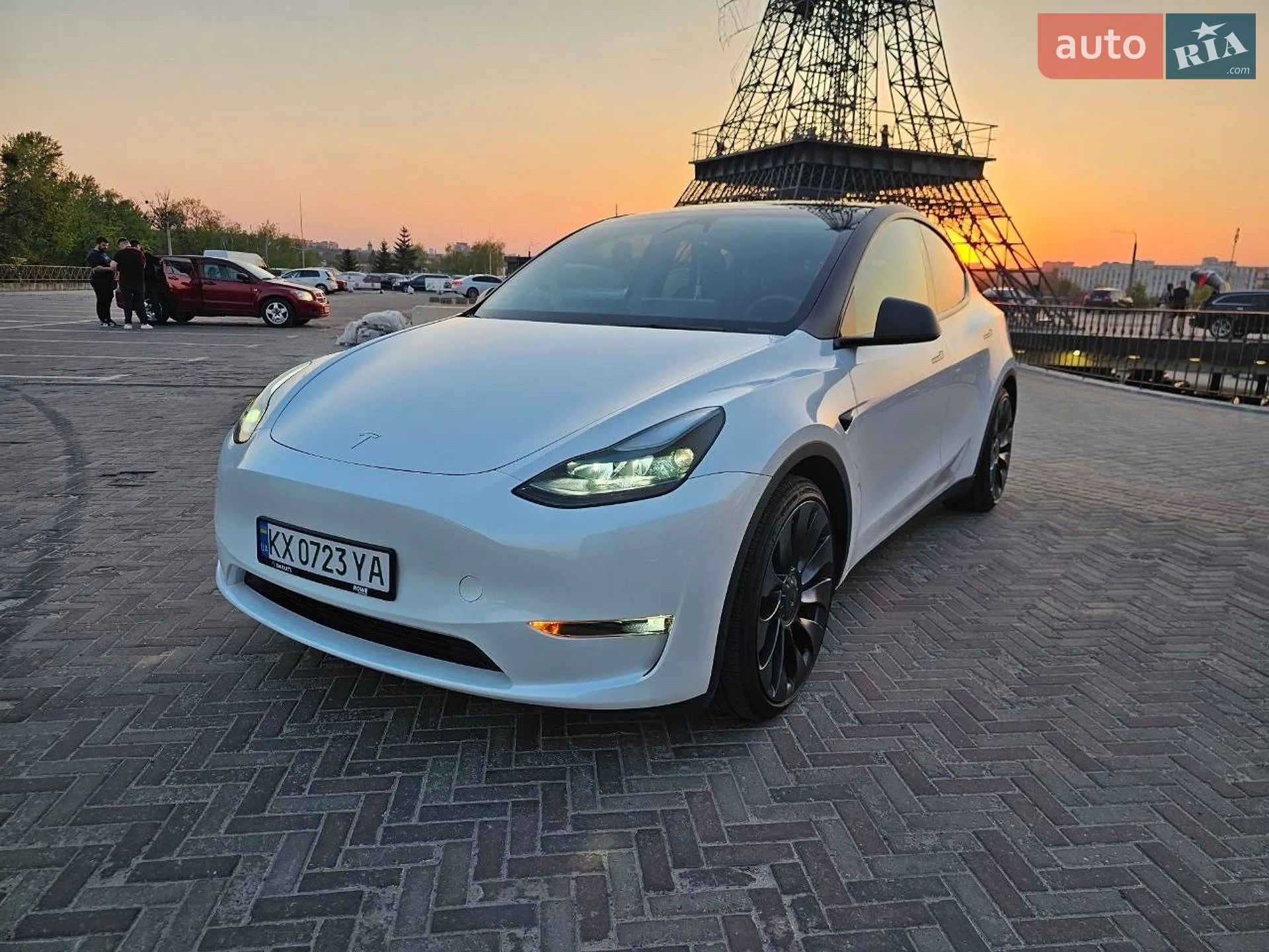 2024 Tesla Model Y - мініатюра 4