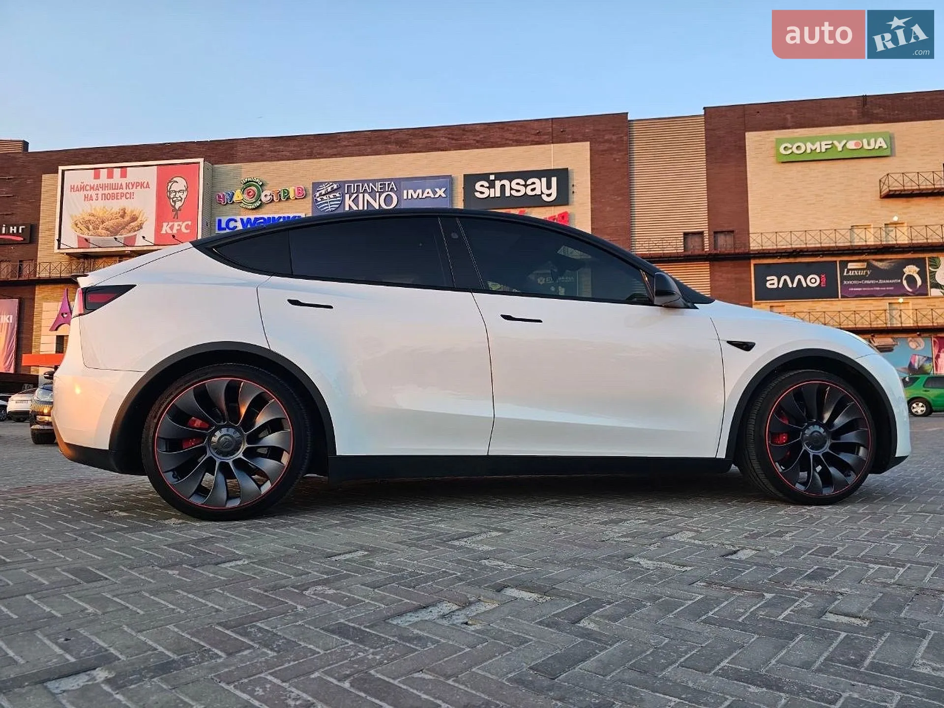 2024 Tesla Model Y - мініатюра 6