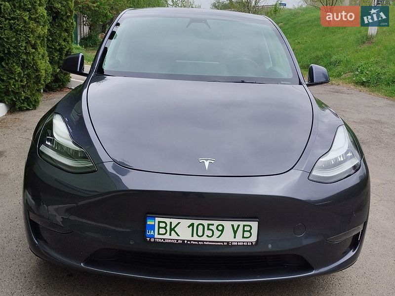Tesla Model Y 2021