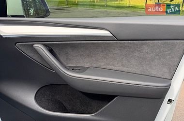 Внедорожник / Кроссовер Tesla Model Y 2025 в Киеве