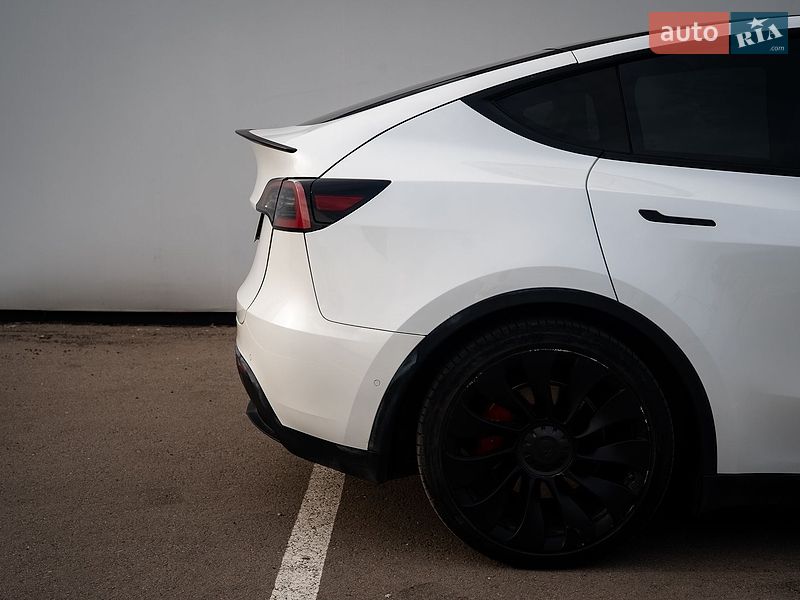 Внедорожник / Кроссовер Tesla Model Y 2020 в Хмельницком