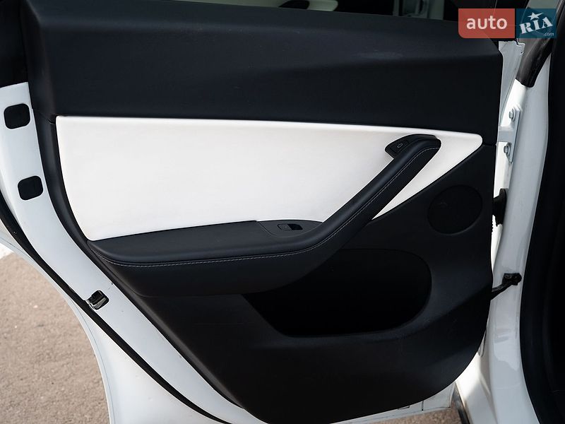 Позашляховик / Кросовер Tesla Model Y 2020 в Хмельницькому